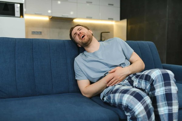 Wie vermeidet man Blähungen nach den Mahlzeiten?